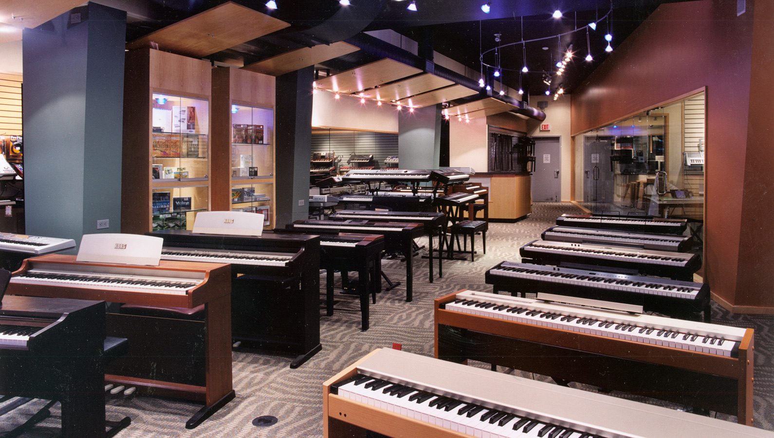 Long & McQuade Musical Instruments, Bloor Toronto Pianos