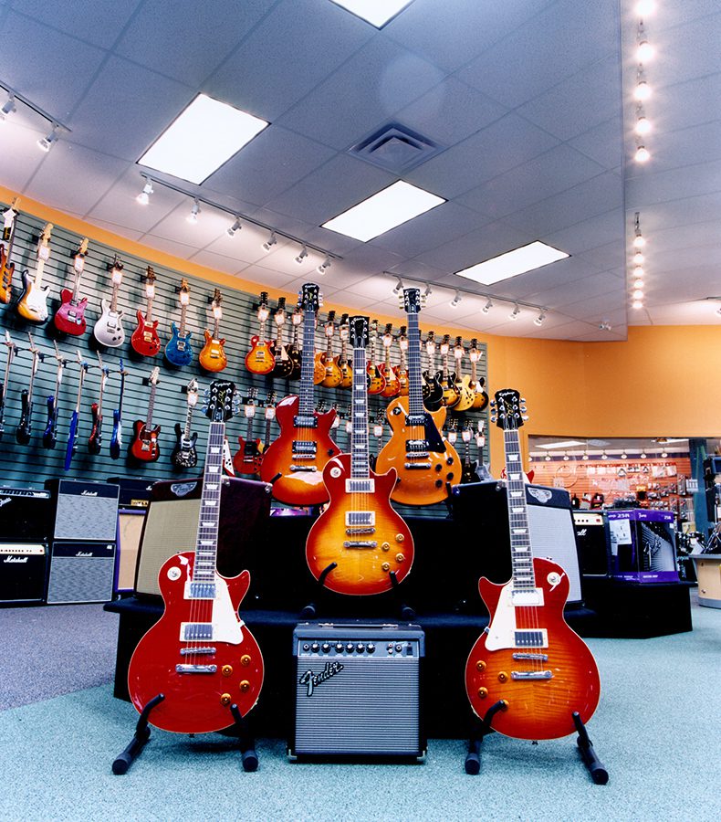Long & McQuade Musical Instruments, Mississauga Electric Guitars